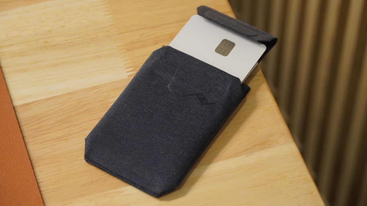 A Peak Design magnetic wallet.