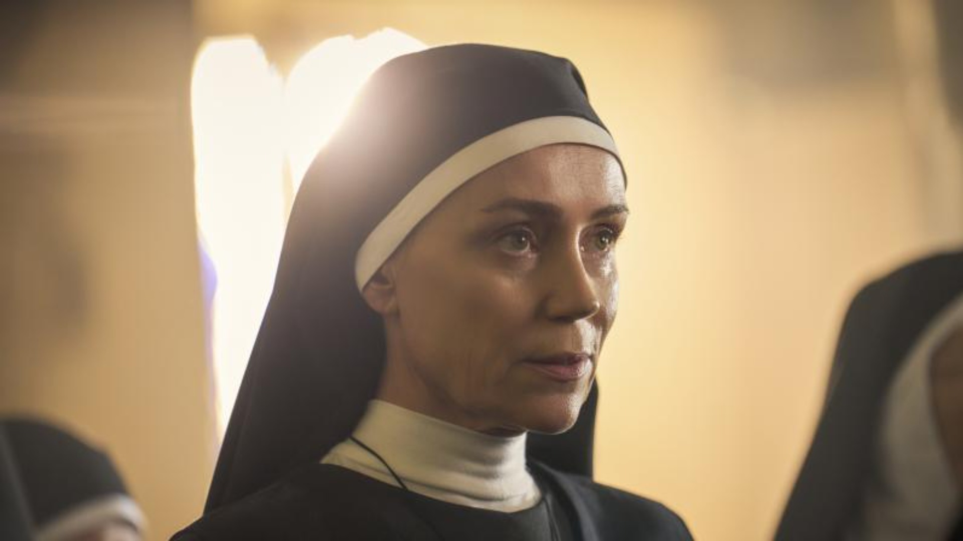 Keeley Hawes as Anna in Falling