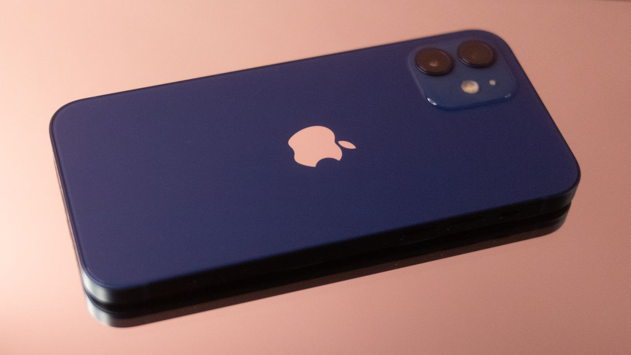 Apple iPhone 12