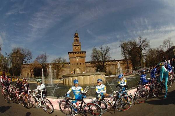 Saturday morning at Castello Sforzesco, the riders wait to race.