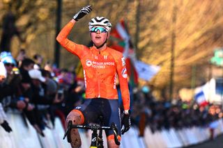 Gold medalist Fem Van Empel of Netherlands celebrates winning after the 76th UCI CycloCross World Championships 2025 