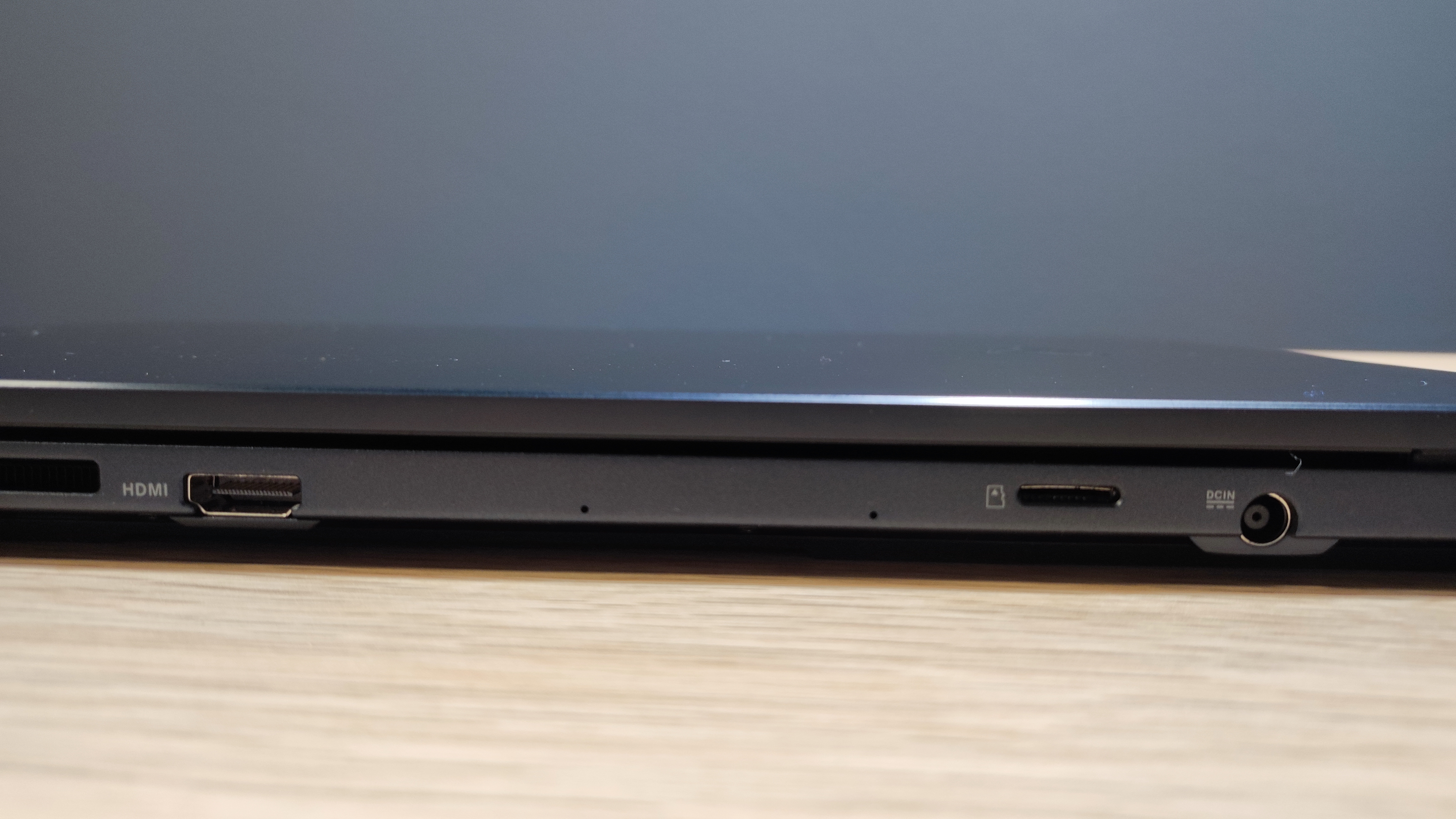 Asus Zenbook Pro 14 Duo OLED (UX8402)