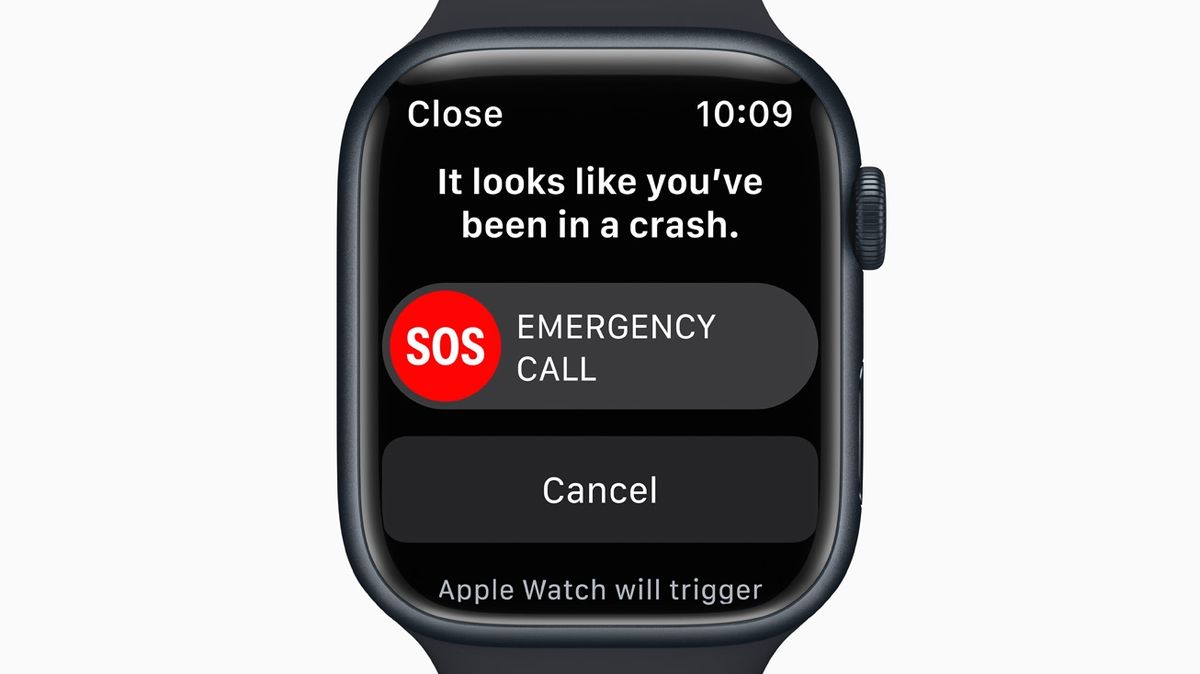 Apple Watch Series 8 crash detection