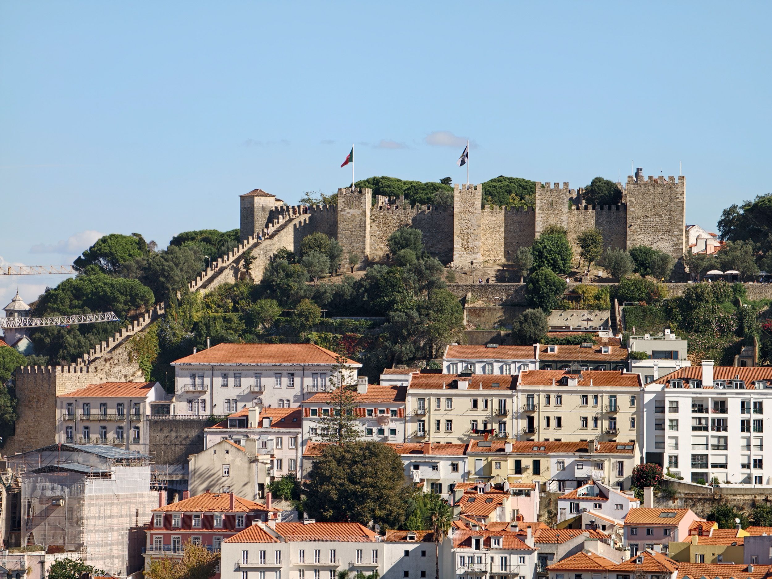 Oppo Find X10 Pro Max image sample gallery: Lisbon vista from elevated vantage point, including Libson castle