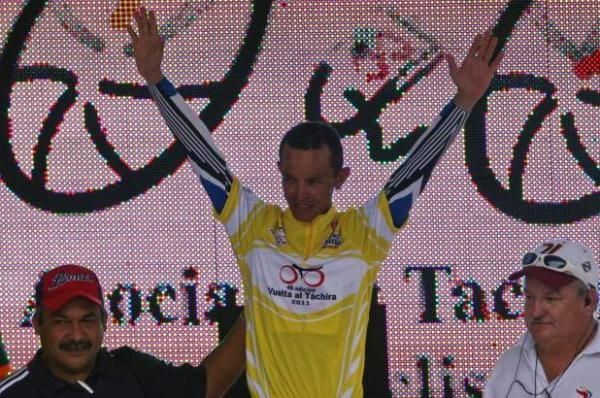 The general classification leader Manuel "The Cat" Medina (Gob Zulia)