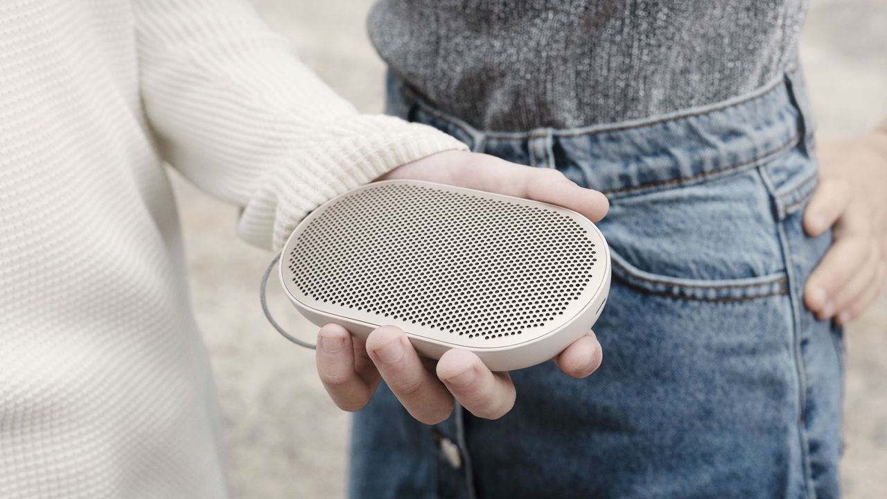 B&amp;amp;O Beoplay P2