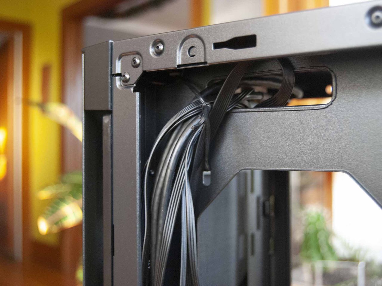 Xpg Invader Built In Cables