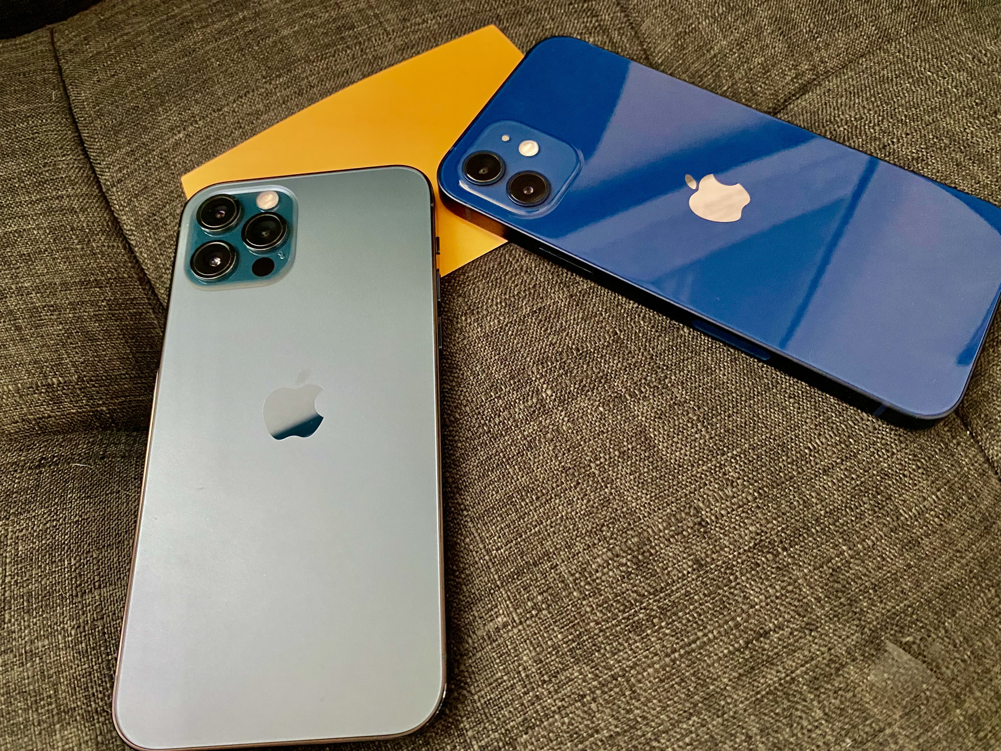 Iphone 12 Blue