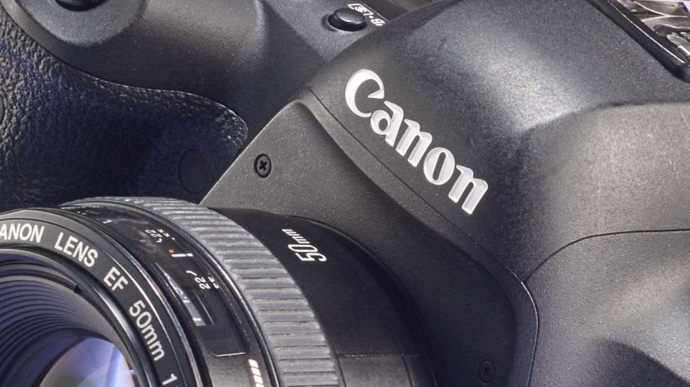 Canon DSLR close up on the branding