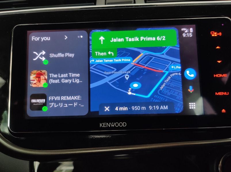 A look at Android Auto's new "Coolwalk" UI split-screen redesign featuring Spotify.