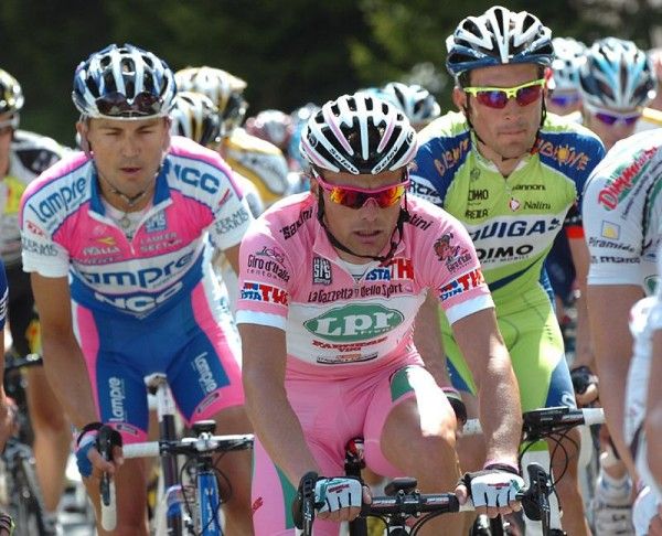 Danilo Di Luca (LPR Brakes-Farnese Vini) with Marzio Bruseghin (Lampre-NGC) and Ivan Basso (Liquigas), l &amp; r.
