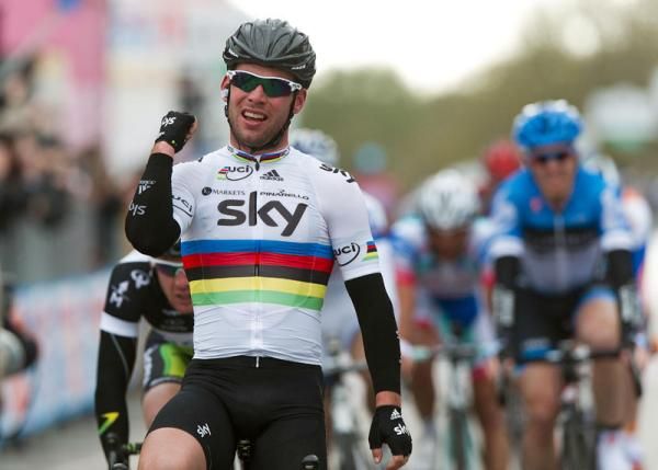 Mark Cavendish wins stage 2 at the Giro d'Italia