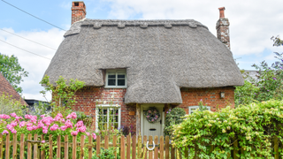 Thatched cottage, Hampshire.