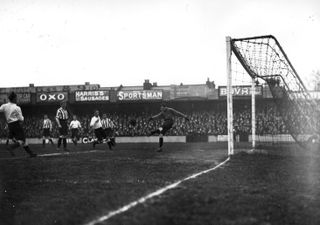 Tottenham in action against Sheffield United in April 1912.