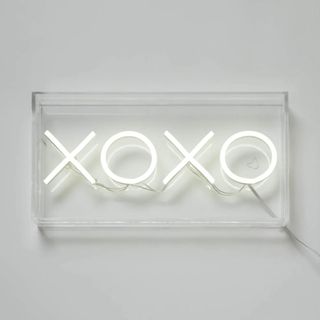 XOXO white neon sign