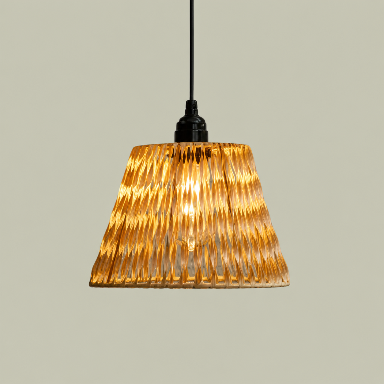 Woven pendant shade