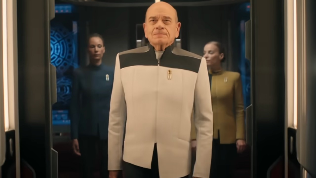 The EMH marching through the halls of Starfleet Academy