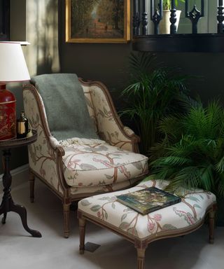 Expert tips on sourcing, antique chair in a townhouse living room by Albion Nord