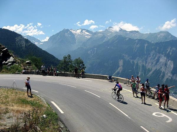 Corner nine on Alpe d'Huez.