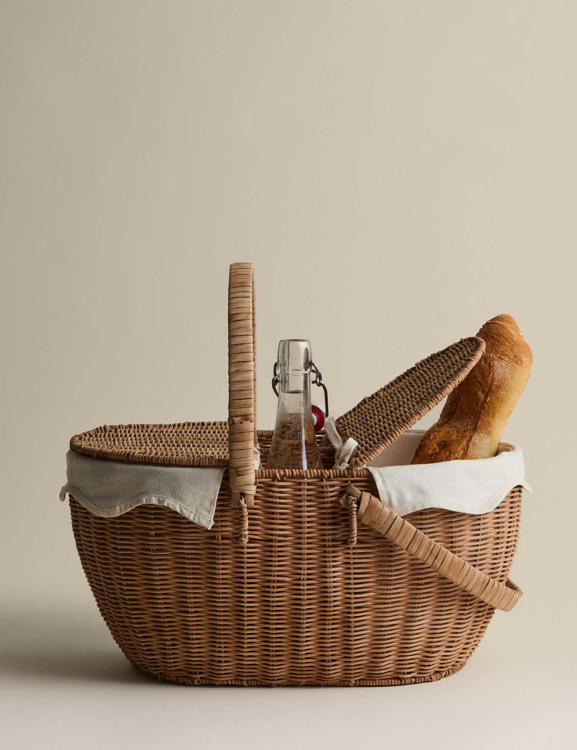 Wicker Picnic Hamper With Wine Holder