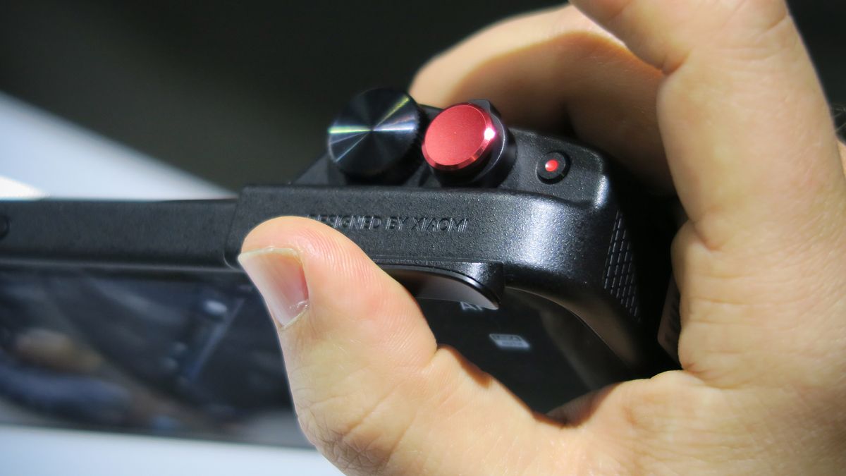 Xiaomi 17 Ultra hands on Photography Kit Pro controls macro