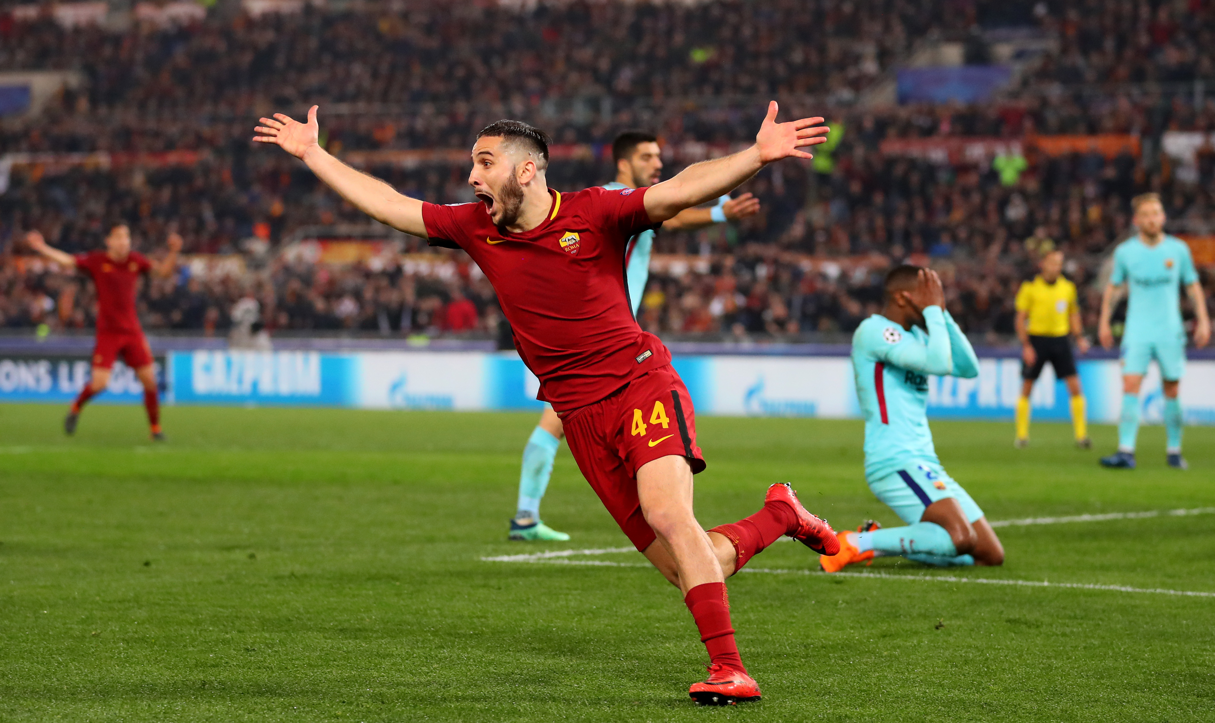 Kostas Manolas celebrates his winning goal for Roma against Barcelona in the Champions League in April 2018.