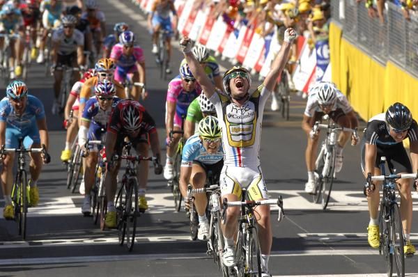 Mark Cavendish (HTC-Columbia) wins stage 5 at the 2010 Tour de France