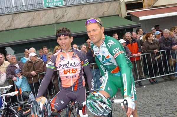 Robbie McEwen and Thor Hushovd pose at the start in Gent