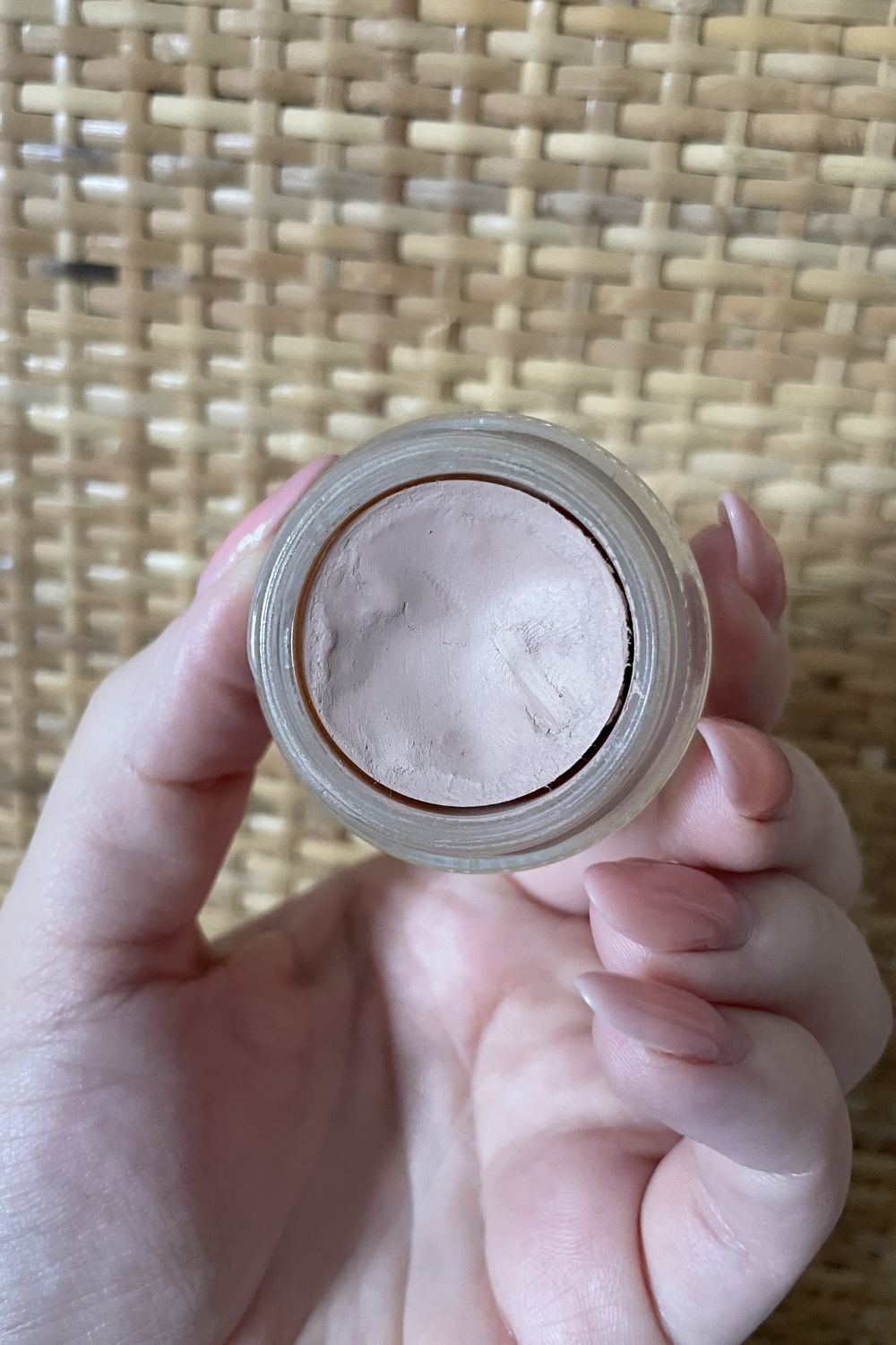 valeza holding the mac pro longwear paint pot