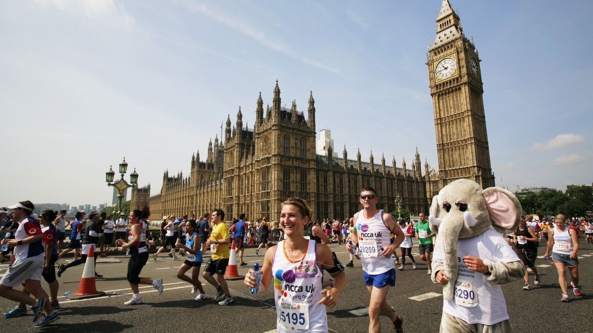 How to track a London Marathon 2024 runner The official app, Garmin, Strava and more TechRadar