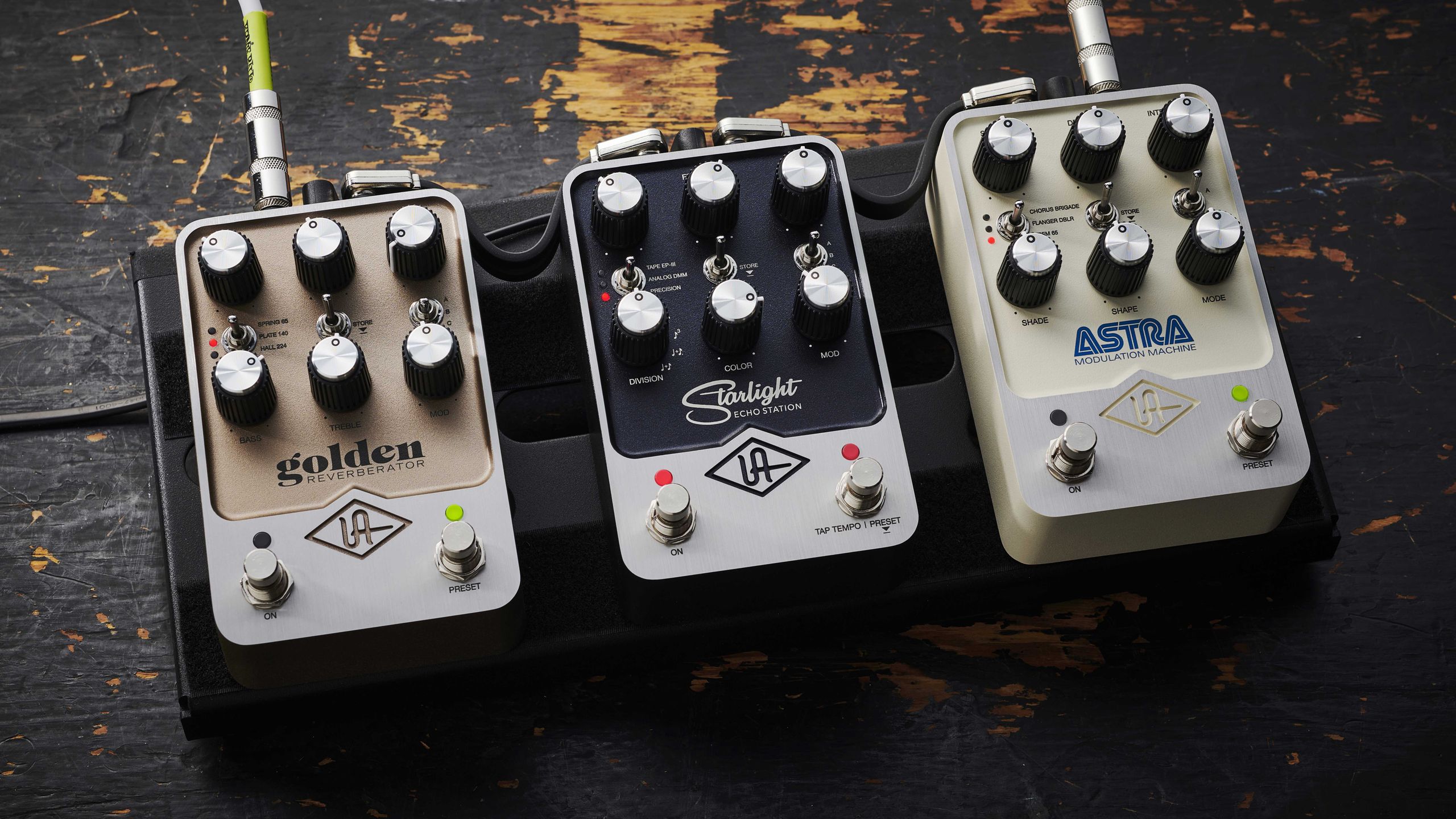 UAFX Golden Reverberator です。 UAFX Golden Reverberator - YouTube