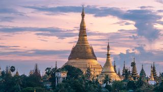 SHWEDAGON PAGODA, YANGON, MYANMAR