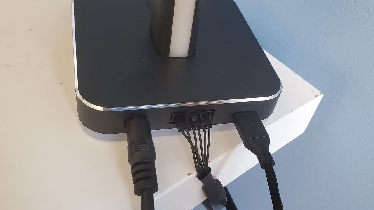 Corsair LT100 Smart Lighting Towers