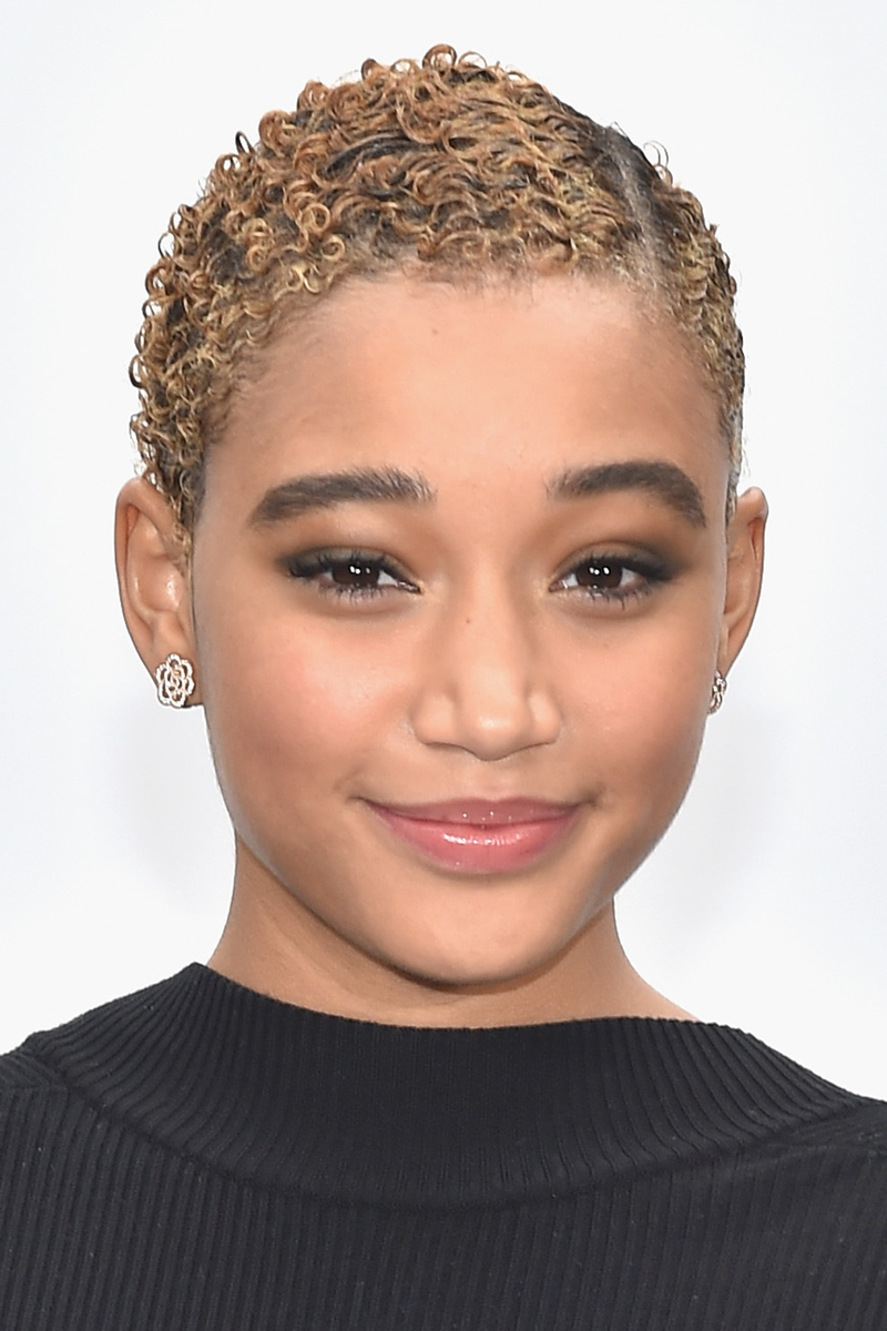 Hair, Face, Eyebrow, Hairstyle, Lip, Beauty, Chin, Forehead, Head, Skin,