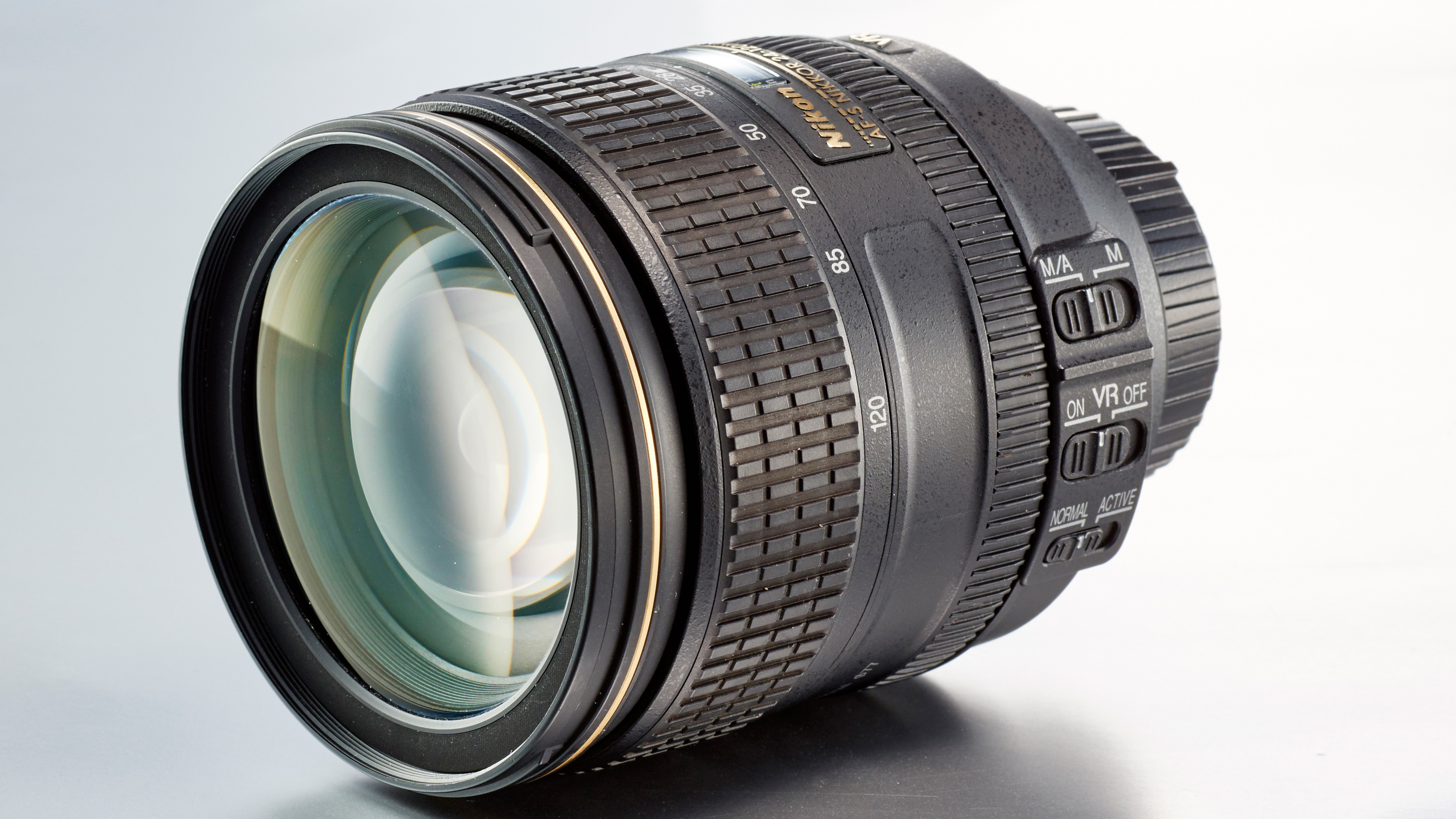 Nikon AF-S 24-120mm f/4G ED VR lens