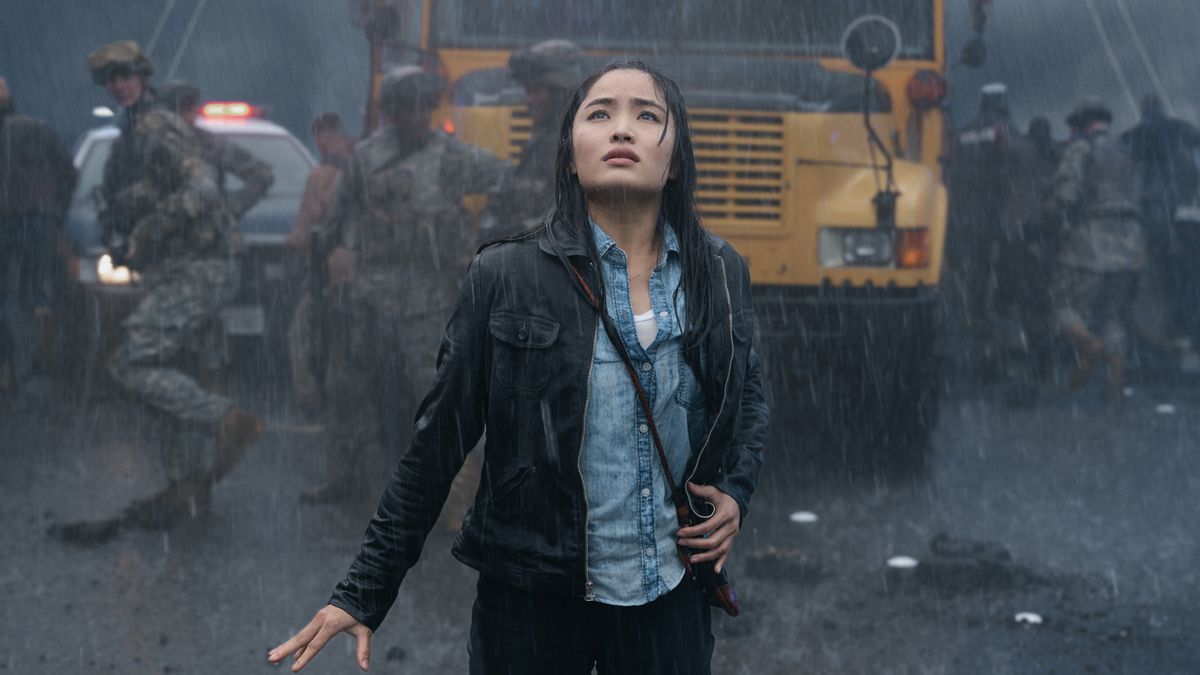 Anna Sawai's unnamed character stares up at Godzilla in Monarch: Legacy of Monsters