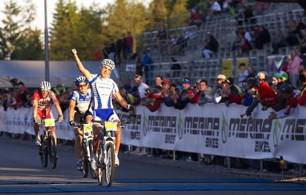 Jan Fojt&iacute;k celebrates his win