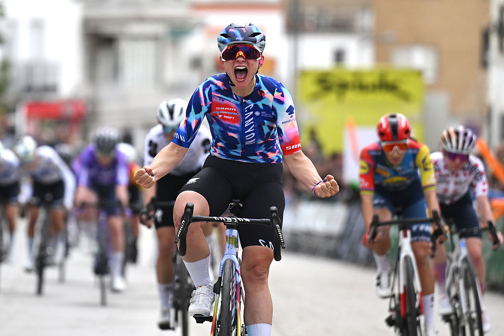 FUENTE DEL MAESTRE, SPAIN - MARCH 07: Chiara Consonni of Italy and Team CANYON//SRAM zondacrypto celebrates at finish line as stage winner during the 4th Vuelta Extremadura Feminas 2026, Stage 2 a 132.8km stage from Pueblonuevo del Guadiana to Fuente del Maestre on March 07, 2026 in  Fuente del Maestre, Spain. (Photo by Antonio Baixauli/Getty Images)
