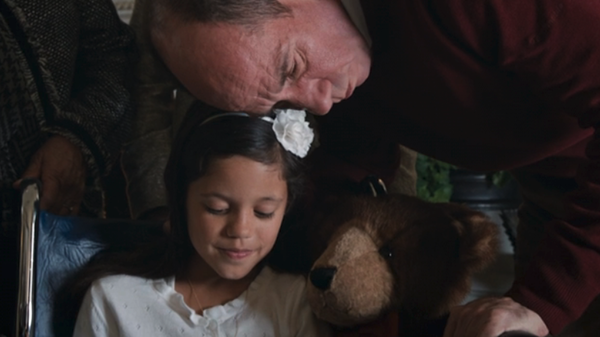 Jenna Ortega and Miguel Ferrer in Iron Man 3