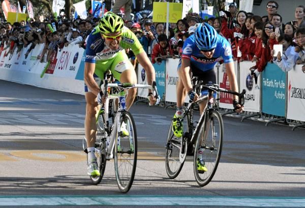 Ivan Basso (Liquigas-Cannondale) outsprints Dan Martin (Garmin-Sharp) to win the Japan Cup.