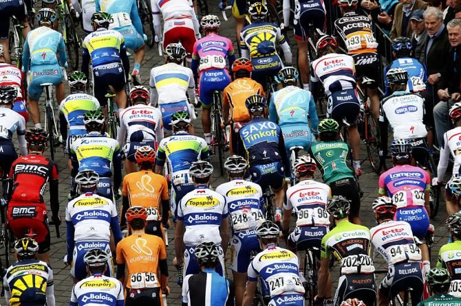 The packed peloton of the Amstel Gold Race