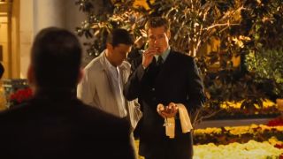 Brad Pitt eating in Ocean's Eleven