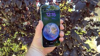 How to customize your iPhone lock screen in ios 16