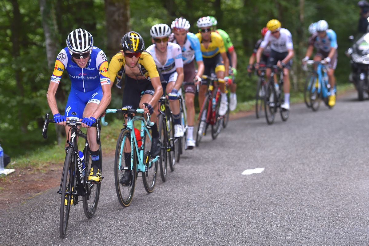 Dan Martin leading the GC group