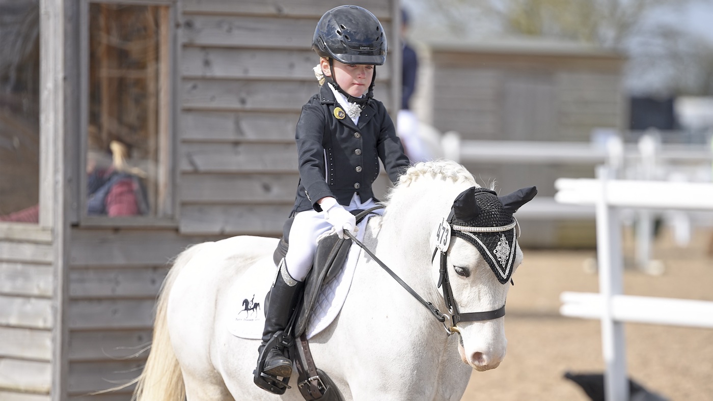 Henrietta-Henton-and-Winndeydene-Countryman-2.jpg