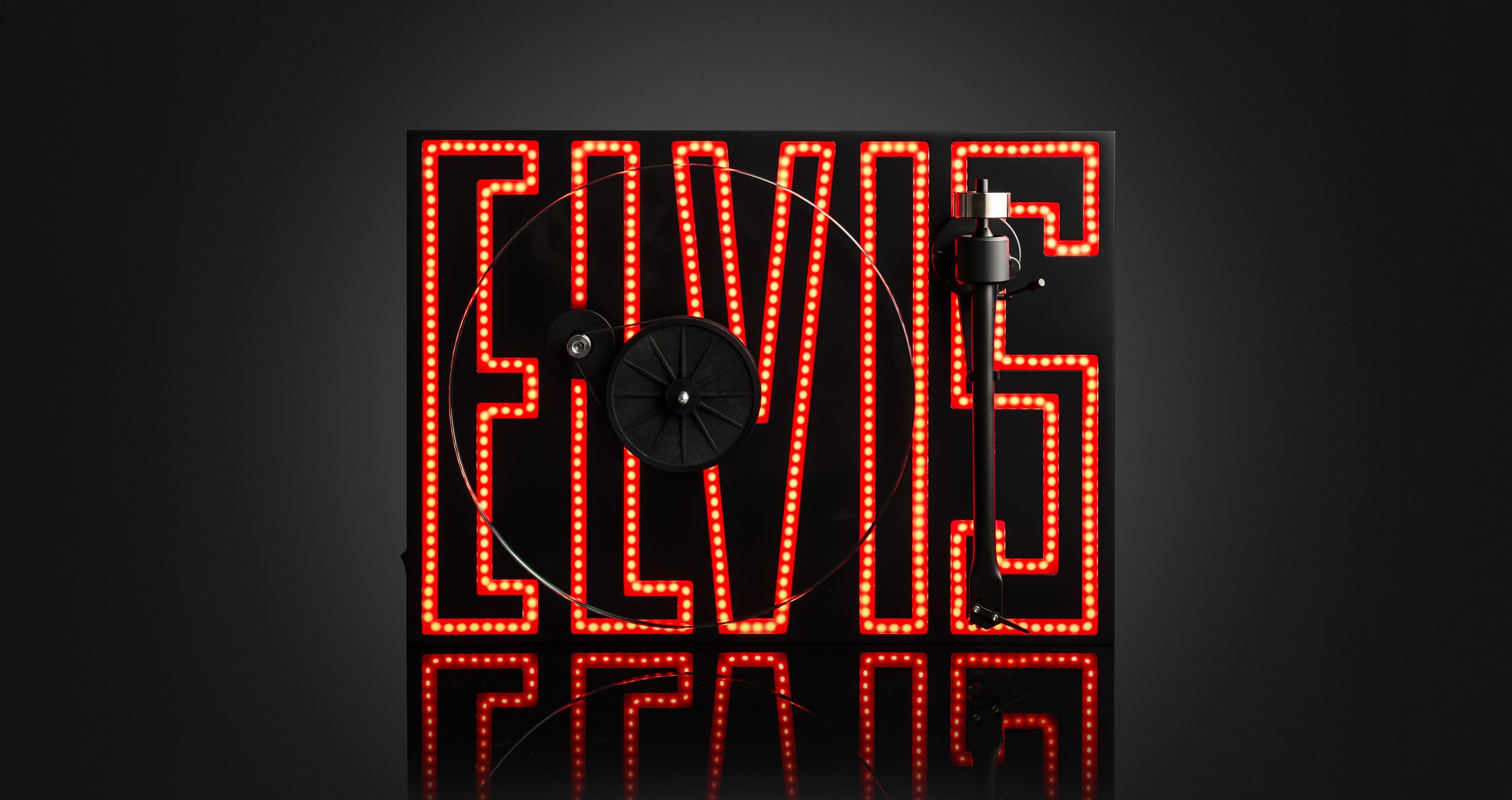 Pro-Ject’s Elvis themed turntable and We Are Rewind’s cassette player for The King mean I’ll listen My Way