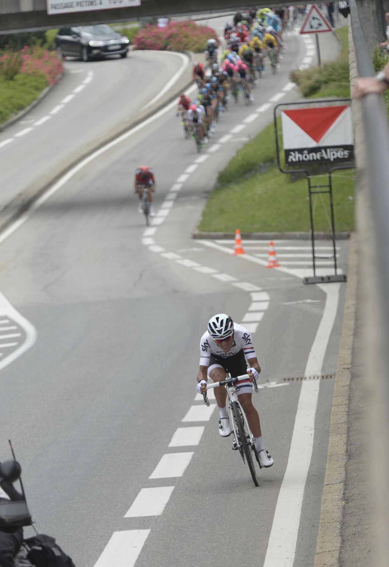 Peter Kennaugh goes on the attack