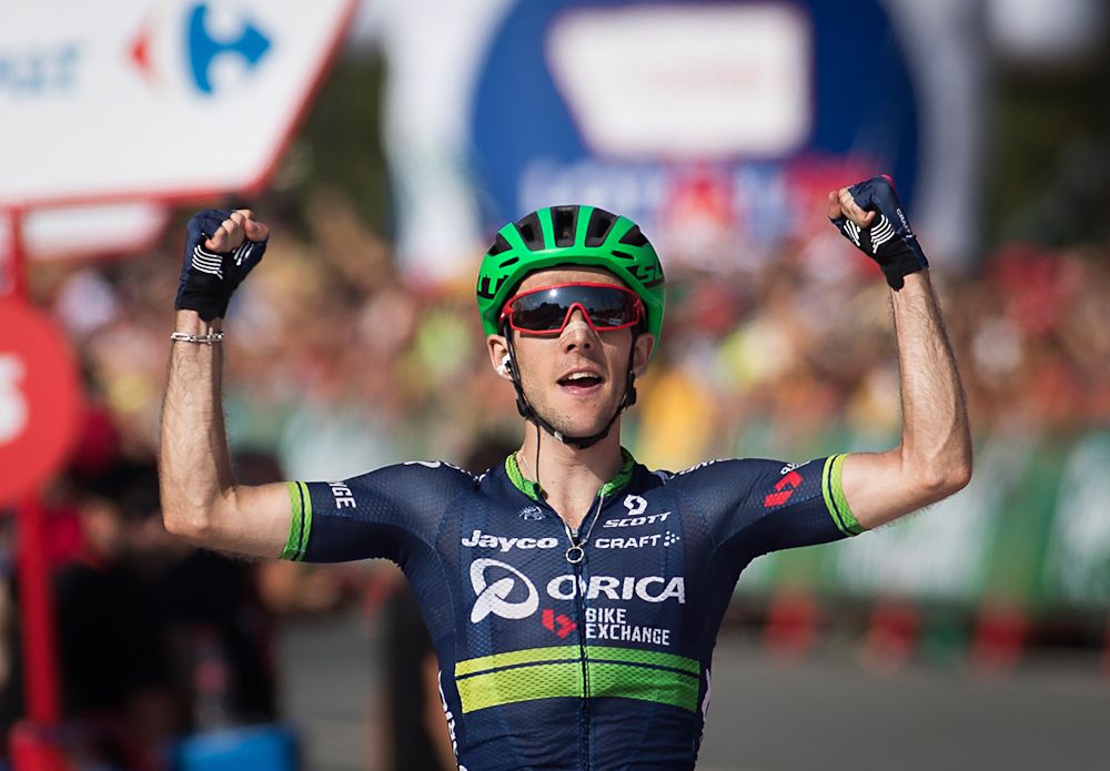 Simon Yates wins stage 6 of the 2016 Vuelta a Espana
