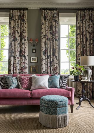 traditional living room ideas – Floral curtains Warner House