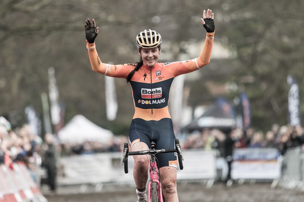 Nikki Brammeier (Boels-Dolmans) retained her British cyclo-cross title on Sunday